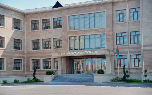 Bakıda məktəb direktoru ilə mübahisə edən müəllim xəstəxanalıq oldu - AÇIQLAMA