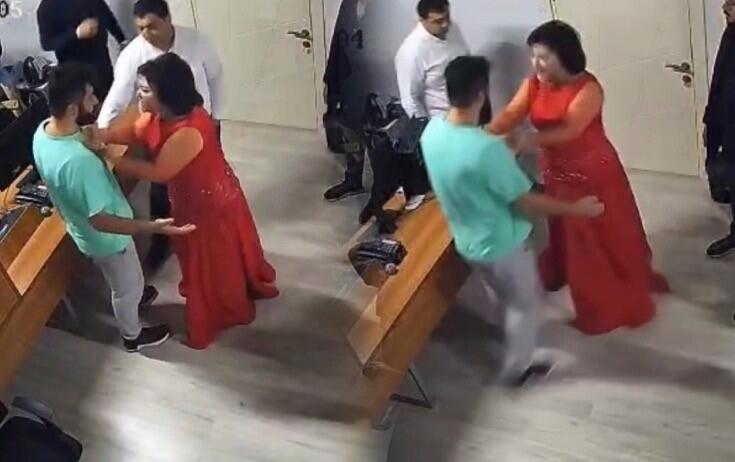 Aşıq Telli ARB-nin əməkdaşını vurdu - VİDEO