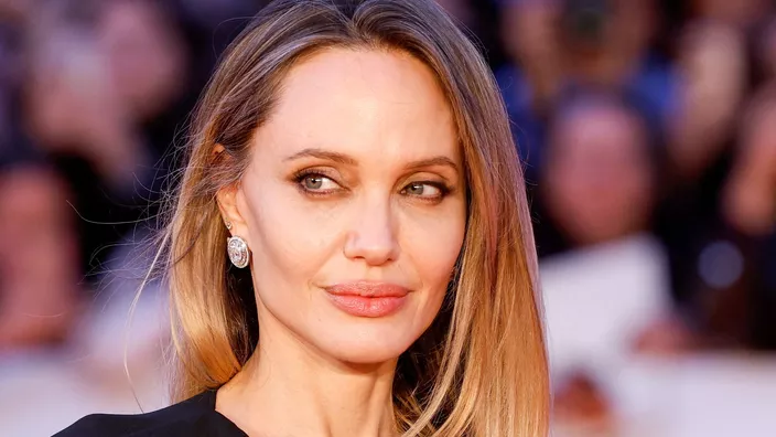 Ancelina Coli Ukraynada: Xersondakı tibb müəssisələrinə baş çəkdi - FOTO