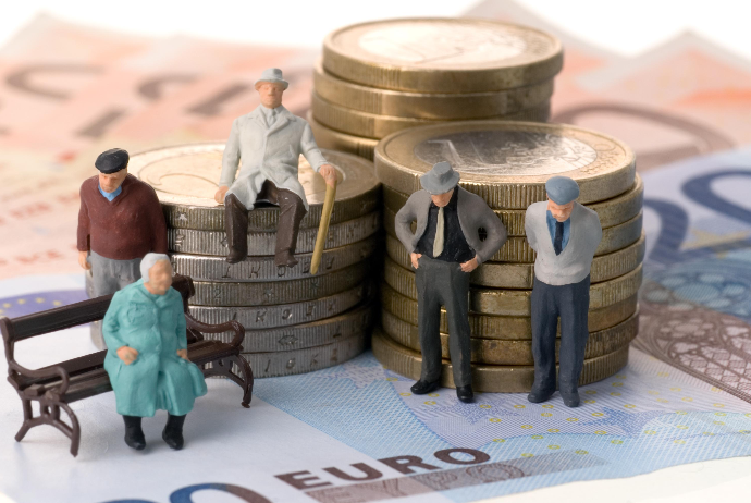 Vəfat edən şəxsin pensiya kapitalını vərəsələri ala bilər? - Qaydaları dəyişməliyik