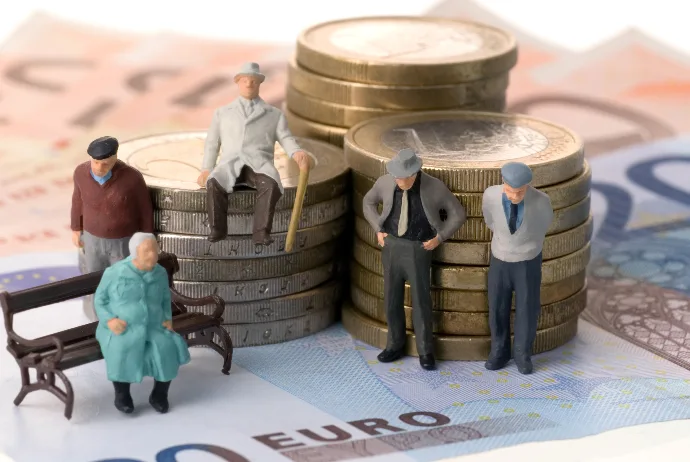 Vəfat edən şəxsin pensiya kapitalını vərəsələri ala bilər? - Qaydaları dəyişməliyik