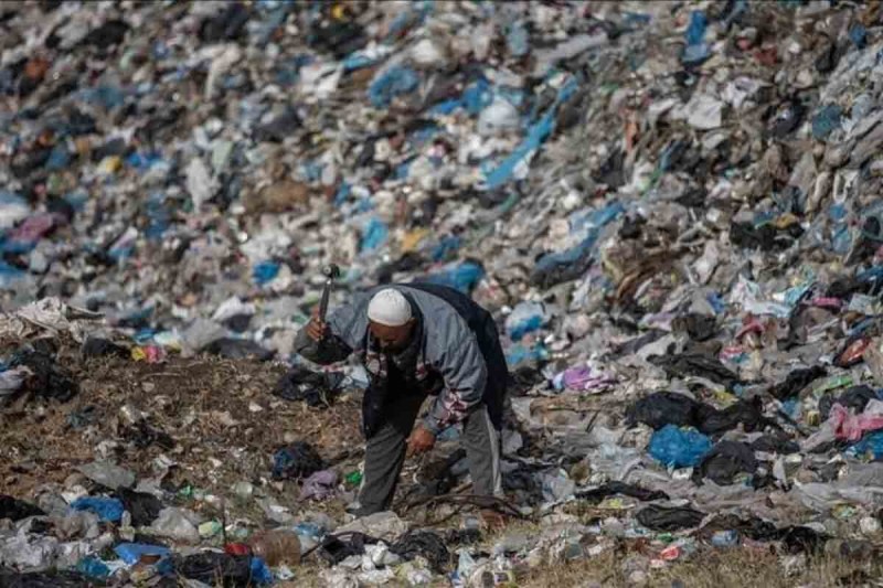 Qəzzada tonlarla zibil dəri və mədə xəstəliklərinin artmasına səbəb olub