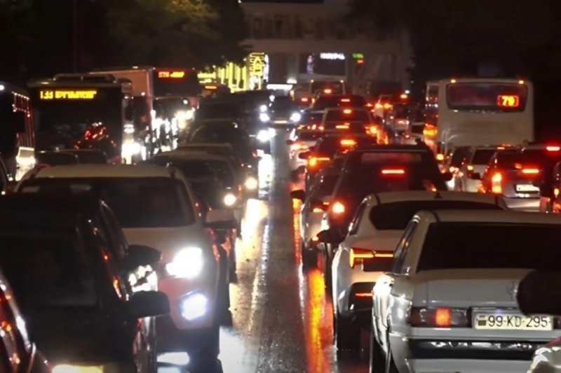 Bu yolda hərəkət tam dondu