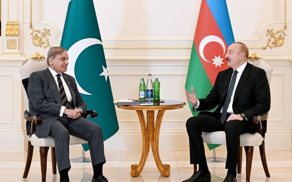 Prezident Şahbaz Şəriflə görüşdü - YENİLƏNİB + FOTOLAR