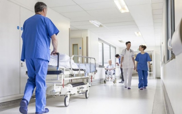 Boğazında xurma qalan gənc öldü