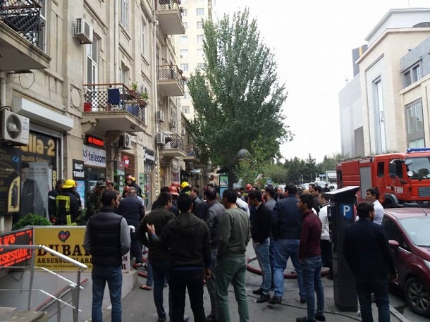 Bakıda qadın gözəllik salonunda bıçaqlandı