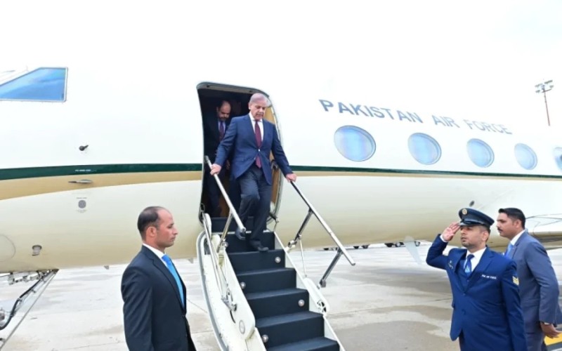 Şahbaz Şərifin Azərbaycana səfəri başa çatdı