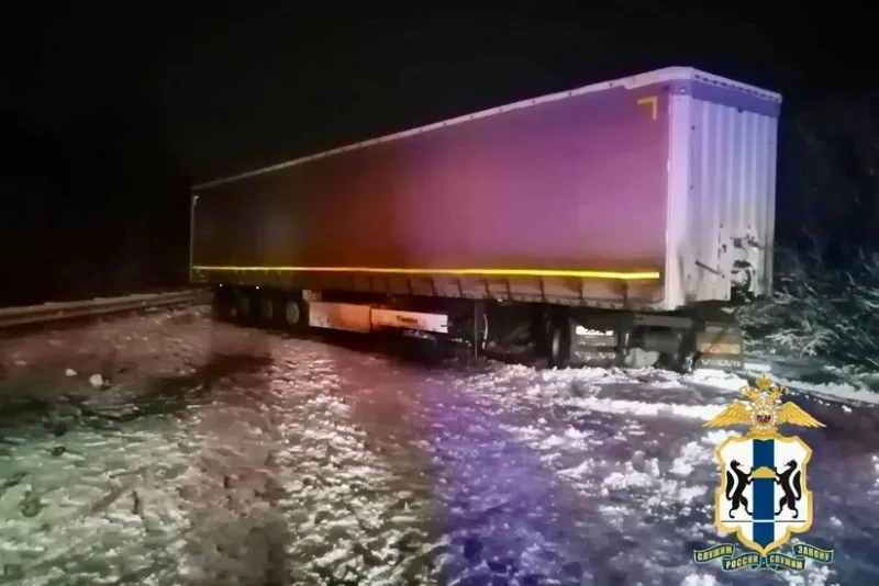 Rusiyada minik və yük avtomobilləri toqquşub: altı nəfər ölüb