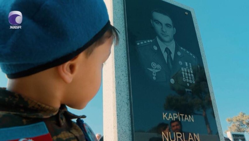 Ataları ilə adaş olan şəhid övladları - Ata mən səni çox istəyirəm... - VİDEO