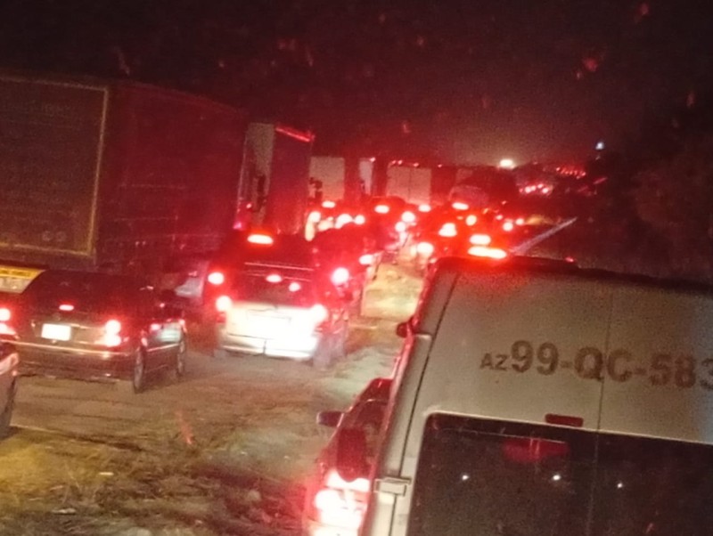 Hacıqabulda kilometrlərlə tıxac yaranıb - FOTOLAR - YENİLƏNİB