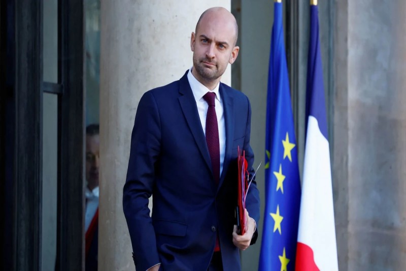 Fransa XİN rəhbəri ABŞ-nin Karib dənizindəki gəmilərə zərbələrini tənqid edib