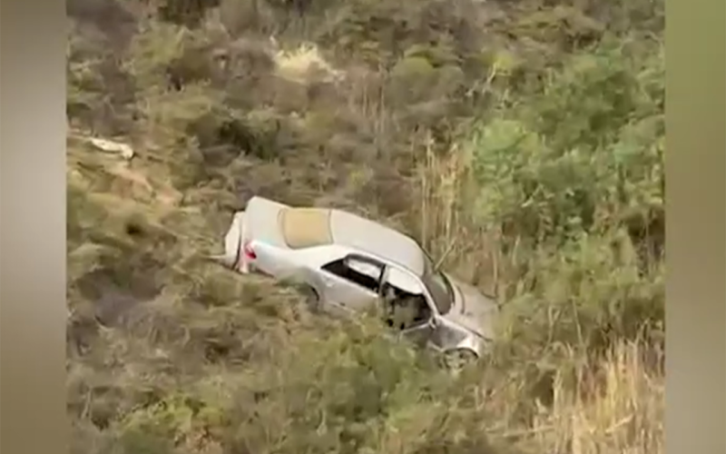 Bakıda maşın dərəyə aşdı: Ölən var - VİDEO