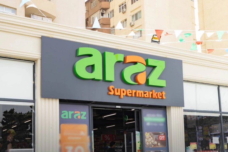 Araz marketdə yanğın