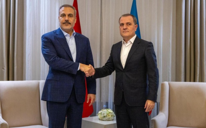 Ceyhun Bayramov Hakan Fidanla DANIŞDI