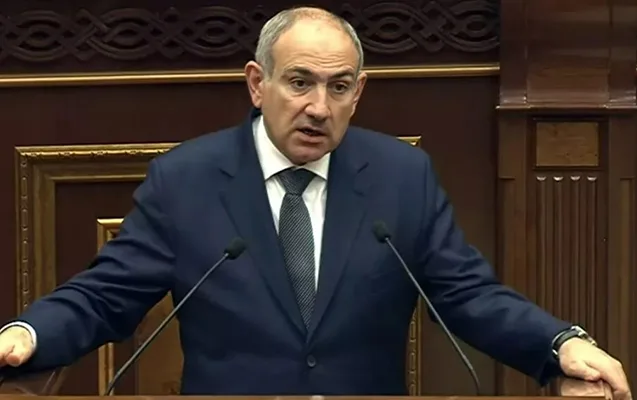 Paşinyan Bakıdakı paraddan DANIŞDI