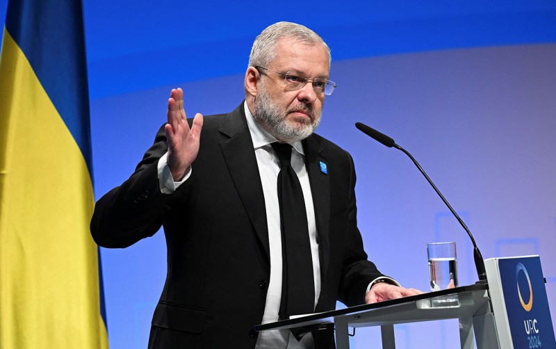 Ukraynada 100 milyonluq rüşvət qalmaqalı - Nazir vəzifədən azad edildi