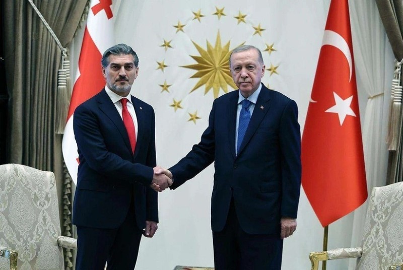 Prezidentlər təyyarə qəzası ilə bağlı son durumu müzakirə etdilər