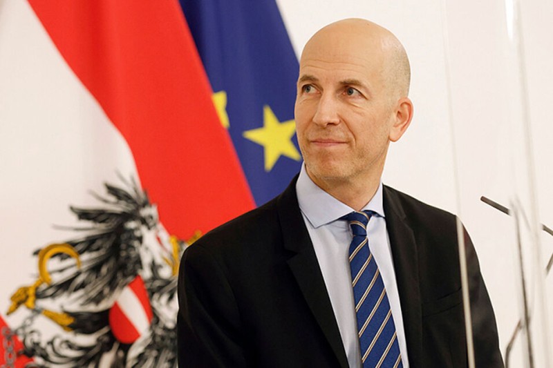 Trampın ticarət tarifləri fayda verir