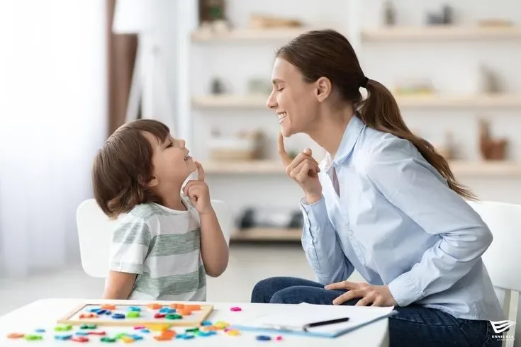 Uşaqda nitq qüsurluğu varsa, valideyn nə etməlidir? - Mütəxəssis izah edir