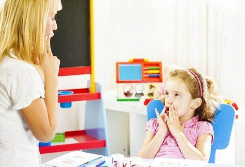 SN-nin canlısında uşaqlarda nitq qüsurlarından danışılacaq