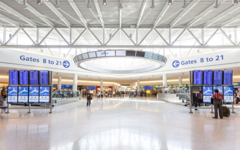 ABŞ-da 900-ə yaxın uçuş ləğv edildi