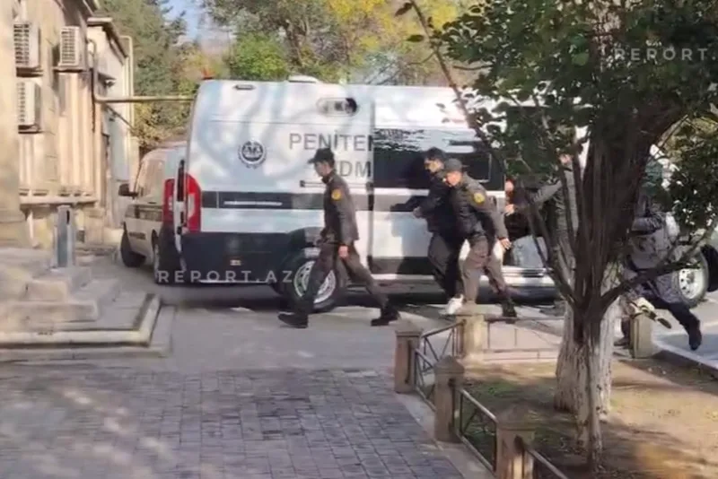 Şəhidlər xiyabanında qeyri-etik videolar çəkən Səudiyyə Ərəbistanı vətəndaşlarının məhkəməsi başlayıb - YENİLƏNİB