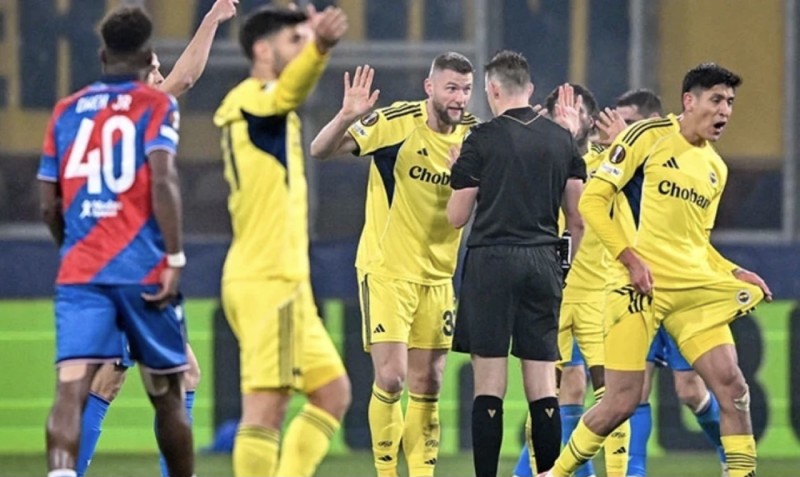 UEFA-dan Fənərbağçaya ağır CƏZA