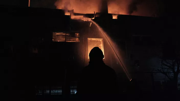 Ukraynada savaş şiddətlənir: Kiyevə aramsız hücum, binalar vurulur