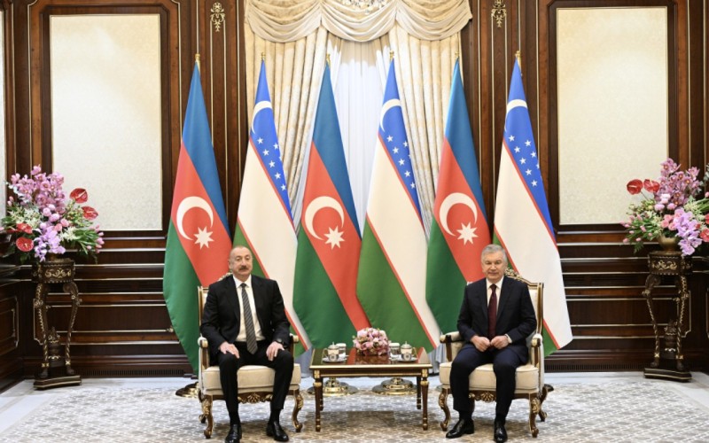 Prezidentlərin təkbətək görüşü oldu - YENİLƏNİB + FOTOLAR