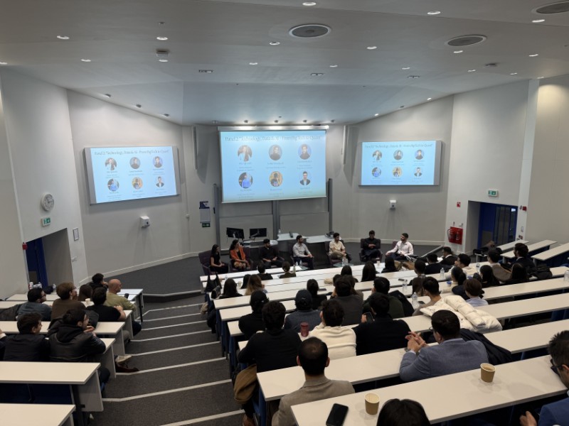 Londonda azərbaycanlı tələbələrin karyera inkişafına həsr olunan tədbir keçirilib