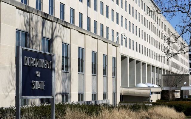 ABŞ jurnalistlərin tədbirlərə buraxılması qaydasını sərtləşdirdi