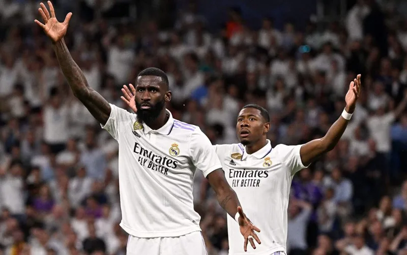 “Real” iki futbolçusu ilə yollarını ayıracaq