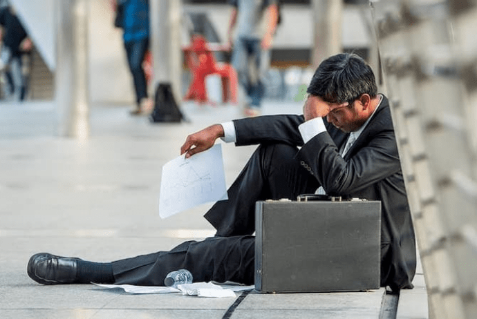 Bölgələrdə işsizlik: Bürokratik tələblər yerlərdə biznesi boğur