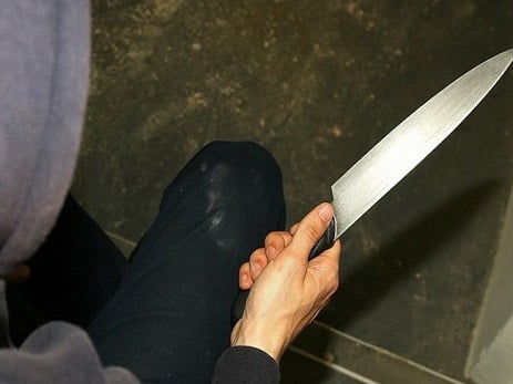 14 yaşlı oğlan 15 yaşı oğlanı qıza görə öldürübmüş...