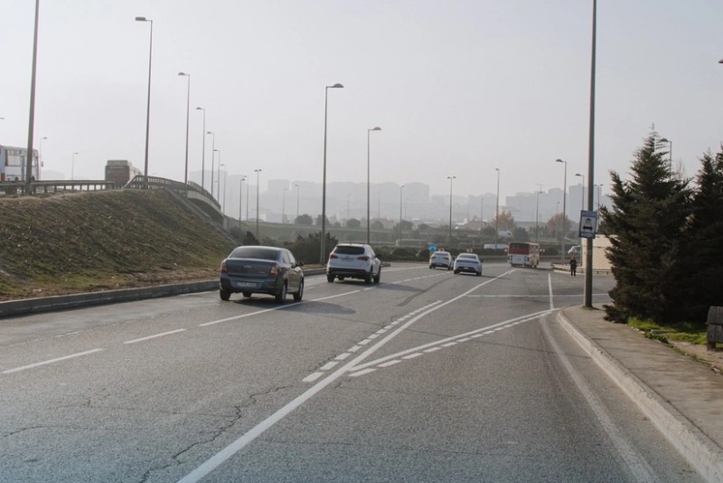 Şəhər şosesində xüsusi hərəkət zolağı təşkil edilir