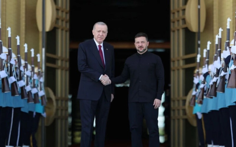 Zelenski: Türkiyə siyasətinin gücünə güvənirəm