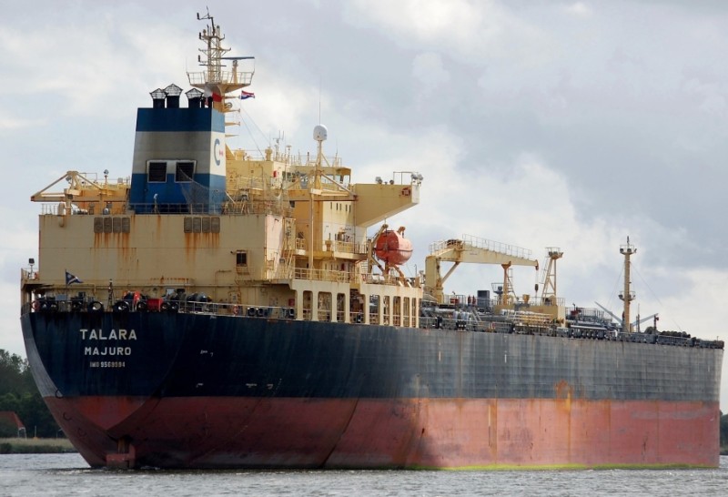 İran Körfəzdə ələ keçirdiyi tankeri sərbəst buraxıb