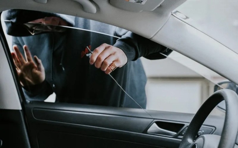 Avtomobillərdən oğurluq edən şəxslər saxlanılıblar