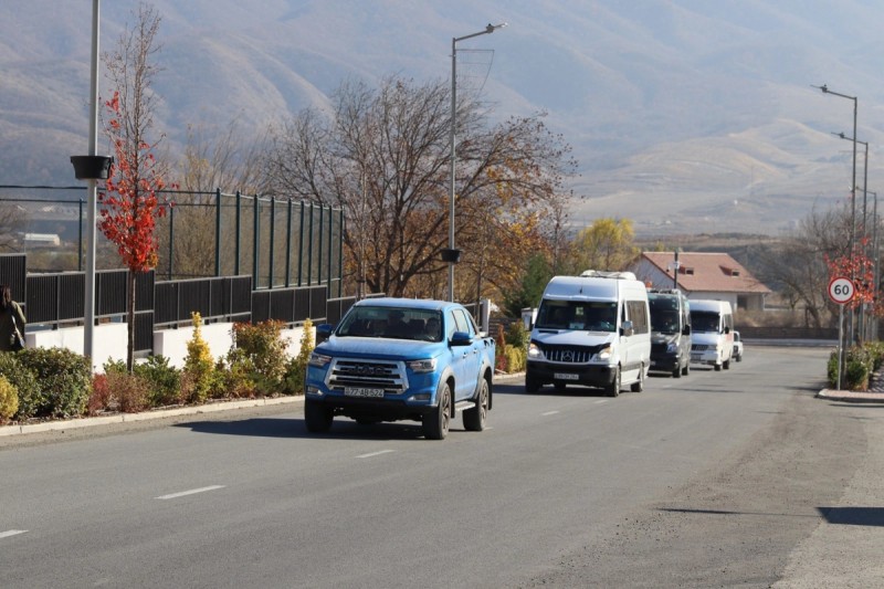 Növbəti köç karvanı Xocalı şəhərinə çatıb, açarlar təqdim olunub