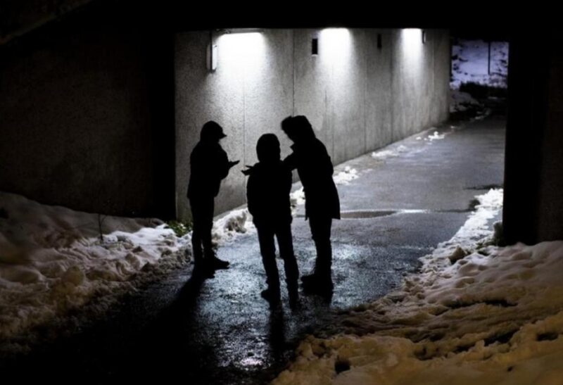 Aqressiv nəsil təhlükəsi: Yeniyetmə cinayətləri niyə artır?