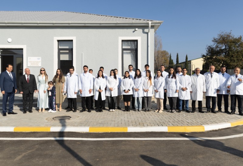 Leyla və Alena Əliyevalar LDU-nun Baytarlıq Klinikası ilə tanış olublar - FOTO