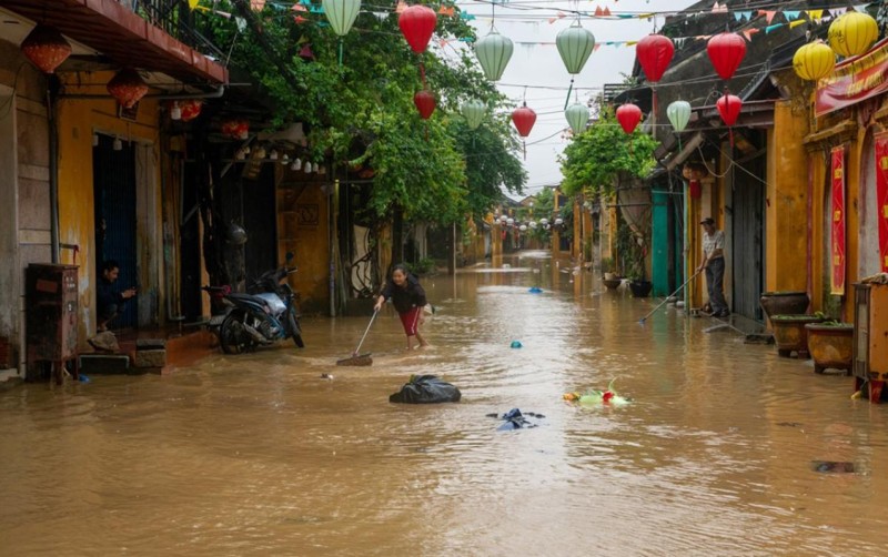 Vyetnamda daşqınlar: 55 nəfər öldü