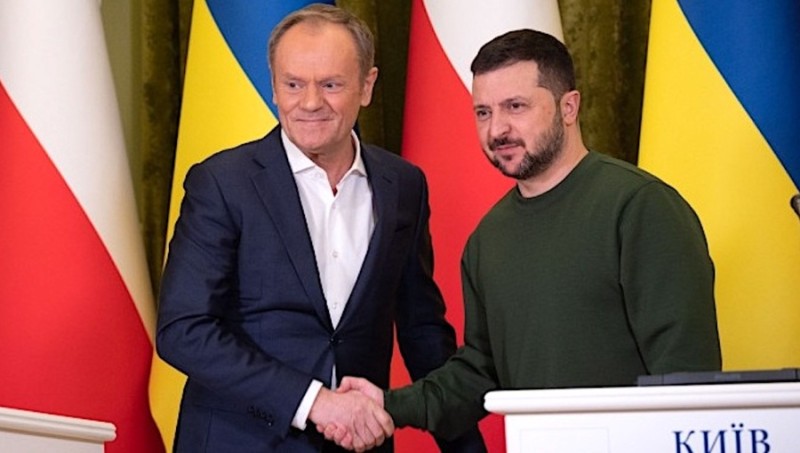 Zelenski Polşanın Baş naziri ilə telefon danışığı aparıb