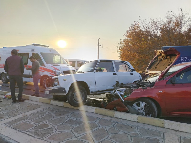 Naxçıvanda yol qəzası - 4 nəfər xəsarət alıb