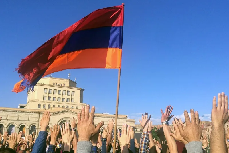 Ermənistanda yeni Konstitusiyanın qəbulu ilə bağlı referendumun vaxtı AÇIQLANDI