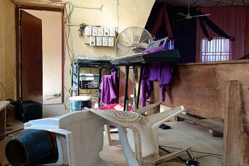 Nigeriyada məktəbdən 300 nəfərdən çox şəxs qaçırılıb