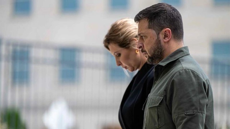 Zelenskinin xanımı onu siyasi fəaliyyətdən uzaqlaşdırmağa çalışır