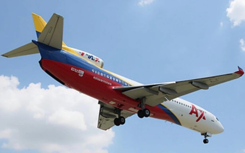 Aviaşirkətlər Venesuelaya uçuşları ləğv edirlər