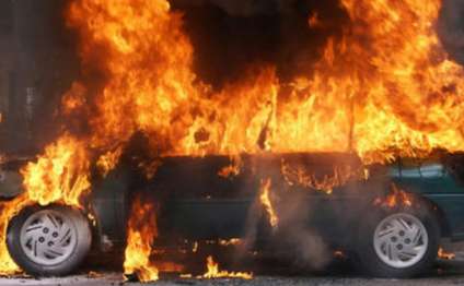 Zaqatalada avtomobil yandı