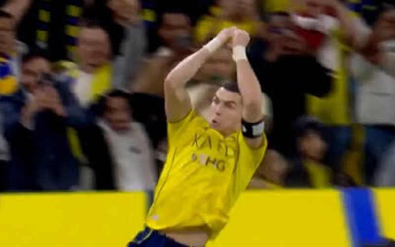 Ronaldodan akrobatik tullanış, fantastik qol - VİDEO